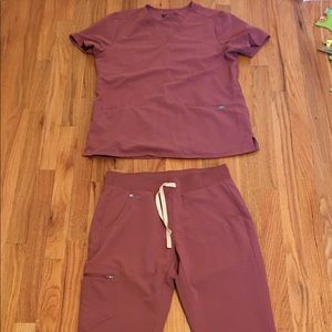 FIGS Mauve medium Casma top/sp Zamora jogger set